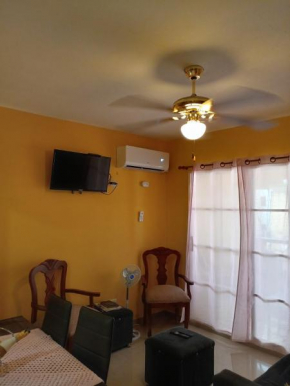 Petite Lounge